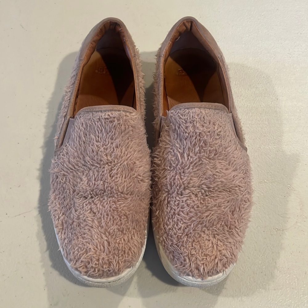 Ugg pink fuzzy slip-on